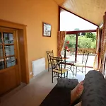Дом отдыха Tranquille Avec Cheminee, Terrasse Sur La Saone Et Borne Ev, Animaux Bienvenus - Fr-1-589-103