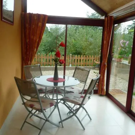 Dom wakacyjny Tranquille Avec Cheminee, Terrasse Sur La Saone Et Borne Ev, Animaux Bienvenus - Fr-1-589-103